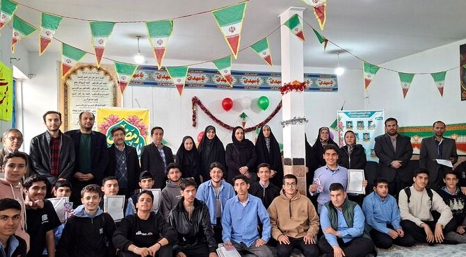 تجلیل از رتبه‌های برتر درسی، فرهنگی، پرورشی و ورزشی در آموزشگاه جدلی ناحیه دو شهرری