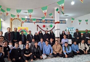 تجلیل از رتبه‌های برتر درسی، فرهنگی، پرورشی و ورزشی در آموزشگاه جدلی ناحیه دو شهرری