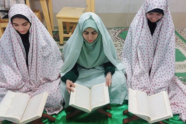 محفل انس با قرآن دبیرستان و هنرستان حدیث کساء ناحیه یک ری به مناسبت ماه مبارک رمضان