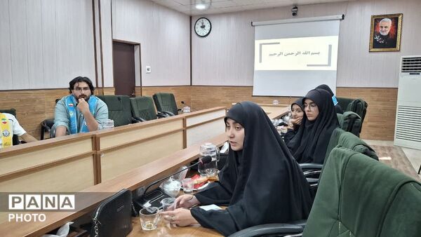 نشست مشترک اعضای مجمع و شورای دانش آموزی قم با مسئولان اداره کل آموزش و پرورش