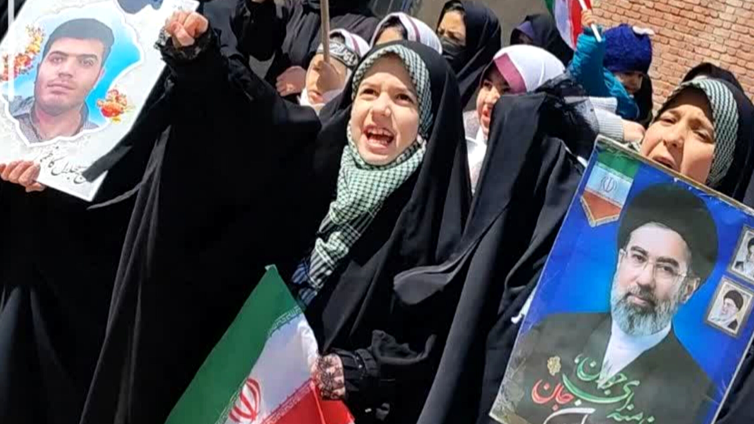 حضور شیرزنان دستجردی و نسل فردای ایران در راهپیمایی