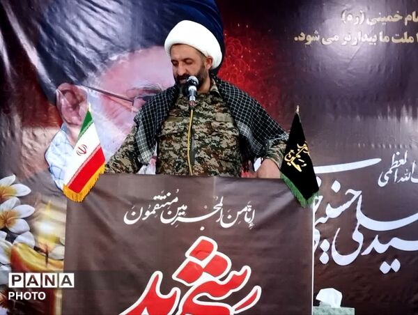 نماز جمعه فارسان؛ تجدید بیعت با ولایت و بصیرت افزایی
