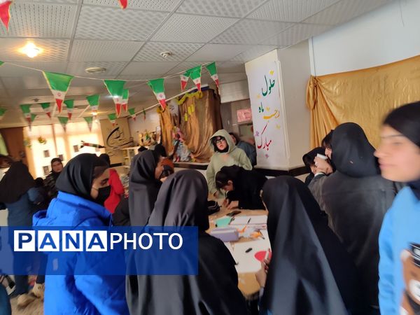 فضا‌سازی مدرسه انقلاب در هنرستان بصیرت آشخانه