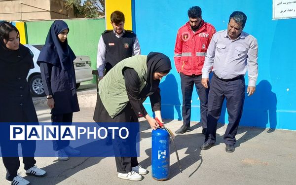 اجرای طرح پدافند غیرعامل با شعار«تدبیر امروز، امنیت فردا» در مدارس فشافویه 