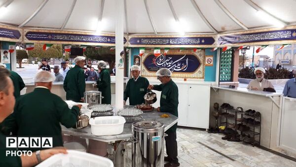 برپایی تبرک خانه حضرت رضا در کاشمر 