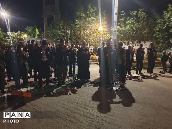 یکن‌آباد غرق در نور دعا؛ برگزاری مراسم نماز استغاثه به امام عصر(عج)