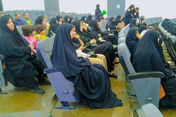 گرامیداشت ایام فاطمیه با اجرای نمایش آفلین در اداره آموزش و پرورش اسلامشهر