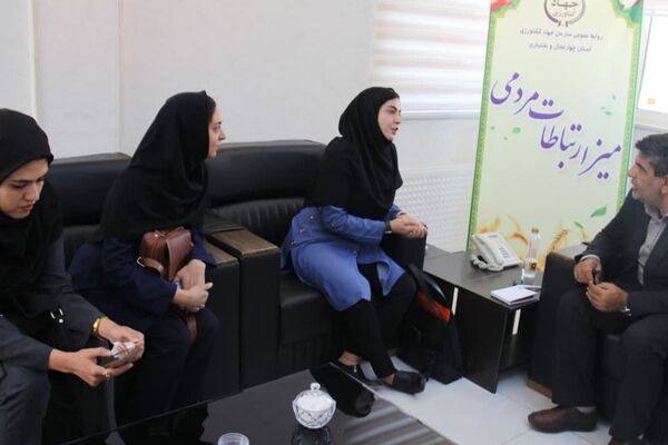 سنتِ خدمت در ایستگاهِ ارتباطات