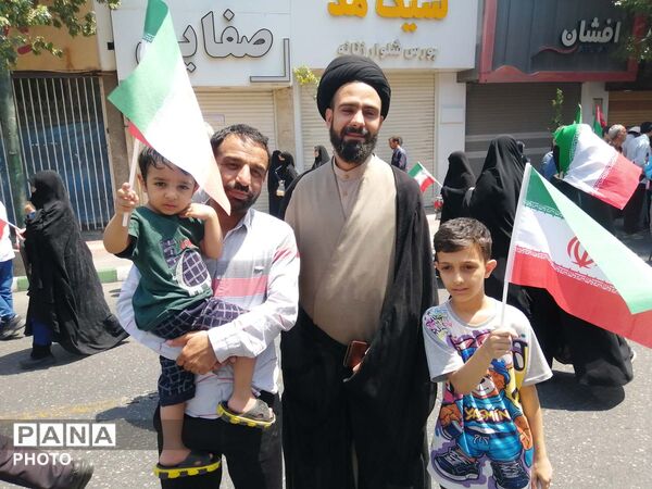 جلوه‌هایی از راهپیمایی 15 خرداد در قم