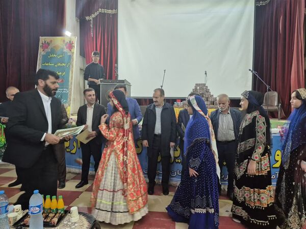 تجلیل از ۱۵۰ دانش‌آموز افتخار آفرین در مسابقات فرهنگی، هنری و پرسش مهر ریاست جمهوری 