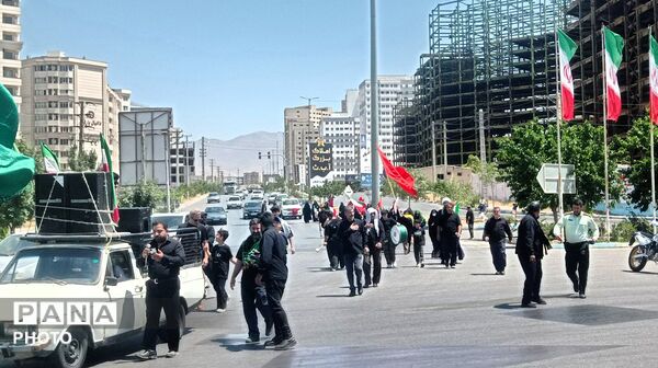 دسته عزاداری شهدای  ایران خودرو در ظهر عاشورا