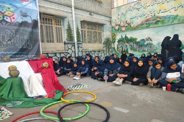 المپیاد درون مدرسه‌ای دبیرستان شاهد تکتم