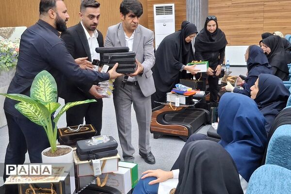 گردهمایی دبیران و آموزگاران تربیت بدنی در کانون فرهنگی تربیتی امام خمینی (ره) به مناسبت هفته تربیت بدنی و ورزش 