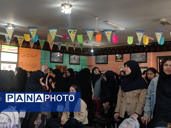 یادآورحماسه سیزدهم آبان دردبیرستان شاهدشهید قاسم سلیمانی