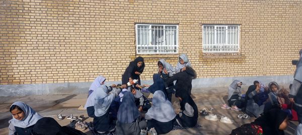 آش نذری‌‌ به‌ مناسبت‌ شهادت‌ امام‌ هادی (ع) در مدرسه تکتم خلیل آباد