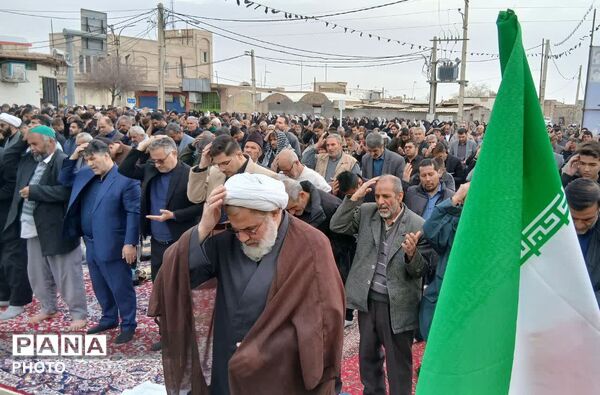 جلوه‌هایی از برگزاری نماز عید سعید فطر در شهر جعفریه قم