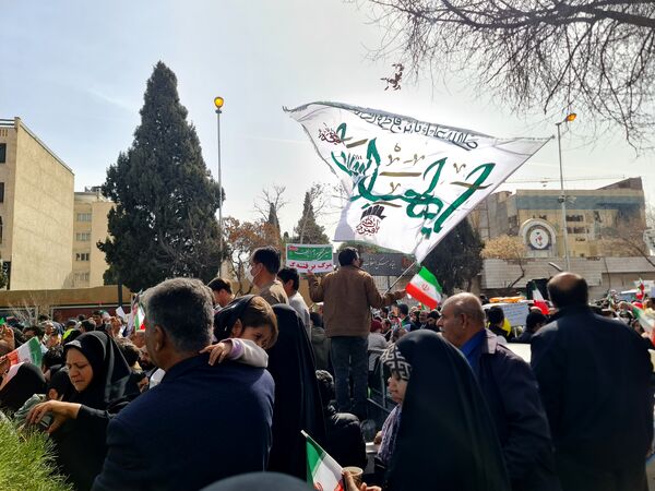 جلوه‌ای از وحدت و همدلی در راهپیمایی ۲۲ بهمن