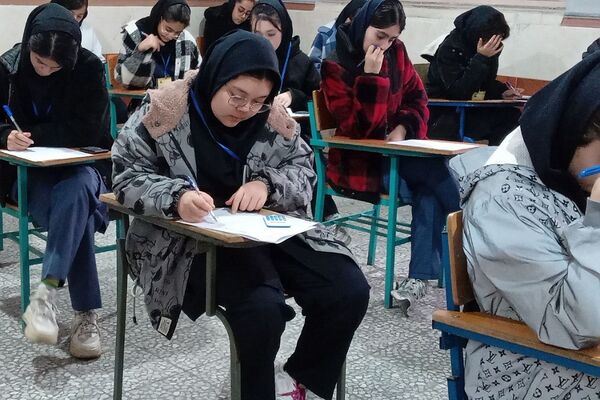 برگزاری امتحانات نوبت اول در دبیرستان دخترانه نرجس باقرشهر 