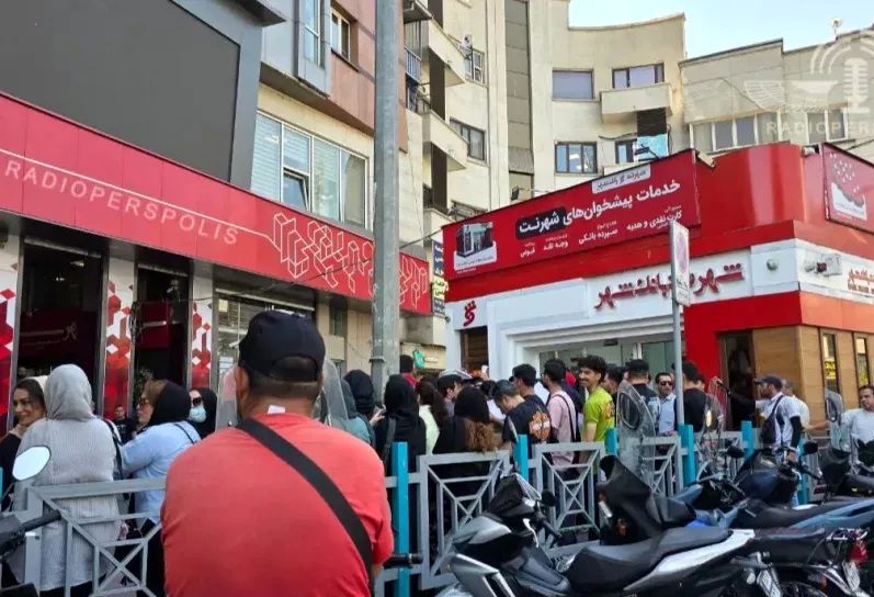 شکست سپاهان درویش را از خشم هواداران فراری نداد؛ فصل چهارم از سریال تجمع هواداران