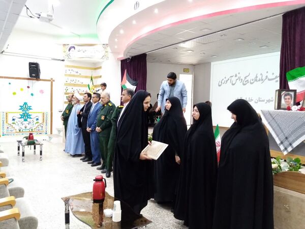  مراسم تحلیف فرماندهان واحد بسیج دانش آموزی خلیل آباد