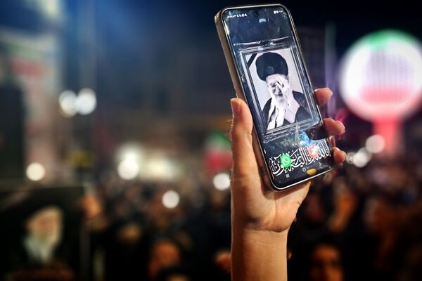 گالیکش در سوگ ولی امر مسلمین