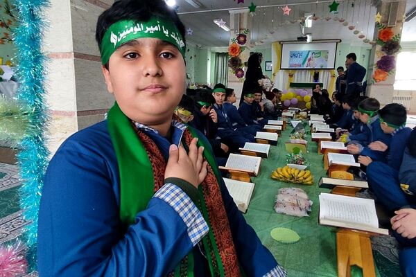 حضور پر شور دانش آموزان ناحیه دو شهرری در جشن نیمه شعبان و ایرانمون