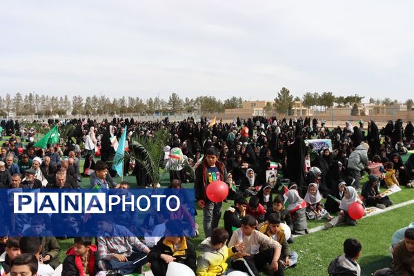 حضور پرشور دانش آموزان ابرکوه در راهپیمایی ۲۲ بهمن