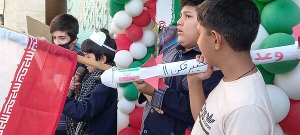 آیین بزرگداشت روز دانش آموز در دبستان سمیه قم