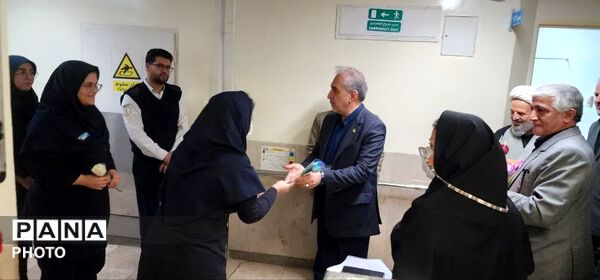 فرماندار همدان از روند درمان مجروحان «جنگ رمضان» بازدید کرد