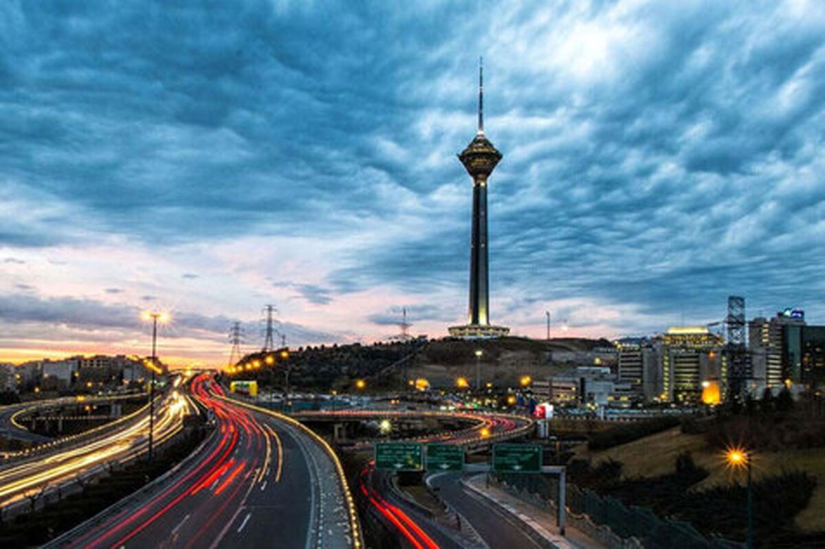 برج میلاد سیاه پوش شد