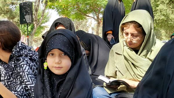 مراسم ختم دعای عرفه کنار مزار شهدای گمنام نسیم شهر 