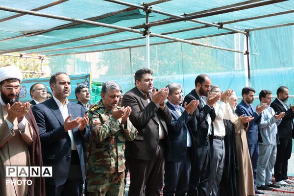 زنگ نماز در مدارس مشهد با حضور نماینده ولی‌فقیه در خراسان رضوی 
