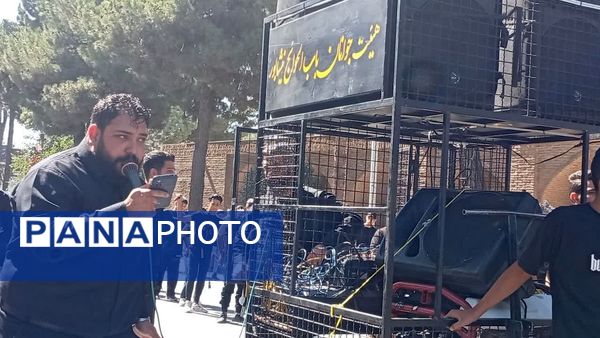 مراسم عزاداری و زنجیر زنی به مناسبت شهادت امام حسن عسکری«ع»