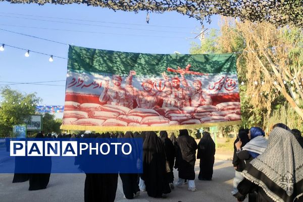 اولین روز حضور دانش‌آموزان دختر منطقه کهریزک در یادمان ‌های مناطق عملیاتی جنوب ایران