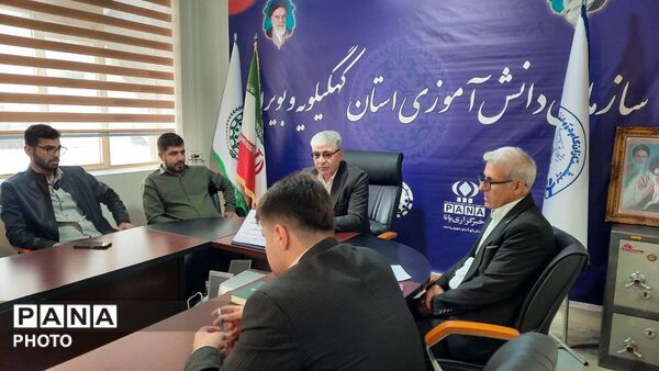 جلسه پیگیری و بررسی فعالیت های سازمان دانش آموزی با محوریت قرارگاه (نوجوان مبارز)