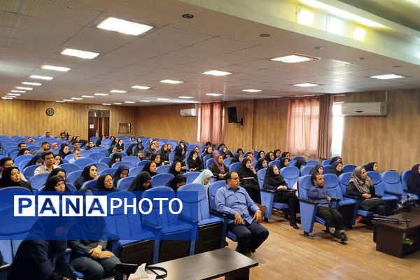 برگزاری جلسه آموزشی توجیهی رابطین مراقبت در برابر آسیب های اجتماعی در شهرستان قدس