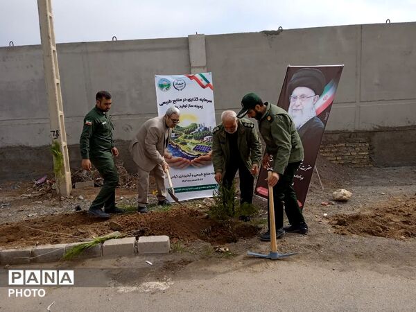 یادمان شهید والامقام آیت‌الله خامنه‌ای سبز شد