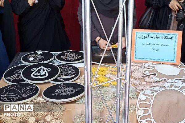 آیین نواختن زنگ مهر با حضور مدیر آموزش و پرورش ناحیه دو شهرری 