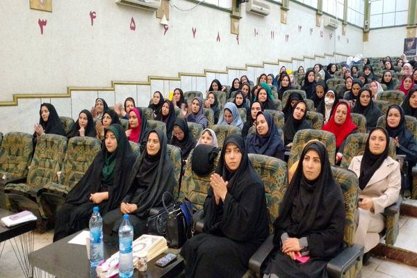 آیین تقدیر از معماران خشت اول ، معلمان اول ابتدایی