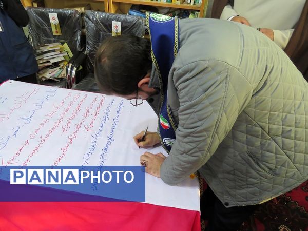 بازدید قائم مقام سازمان دانش‌آموزی از دانش‌آموزان پیشتاز معتکف بام و صفی‌آباد