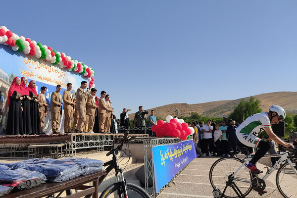 همایش پیاده‌روی خانوادگی در شیراز 