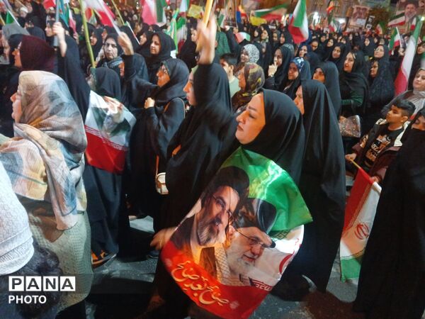فرهنگیان و دانش آموزان گلستان همچنان پای میدان