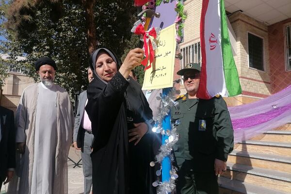 نواختن زنگ سال تحصیلی ۱۴۰۳-۱۴۰۴ در شهرستان شهریار