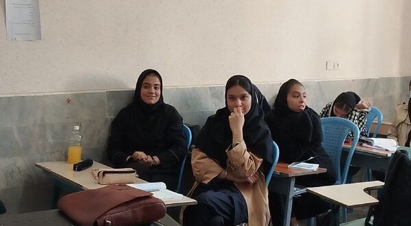 آمادگی پیش از مانور زلزله در هنرستان کاردانش حافظ 