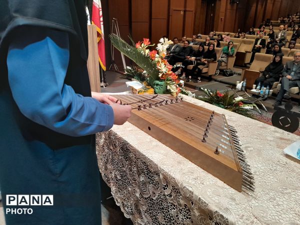 جلسه اولیا مربیان پایه هشتم دبیرستان مصلی نژاد حضرت زهرا 