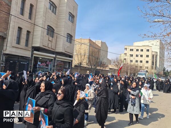 ملت بیدار و آگاه صوفیان در سوگ رهبر شهید 