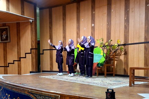 ایجاد انگیزه و خلاقیت در دانش‌آموزان با اجرای تئاتر درسی 