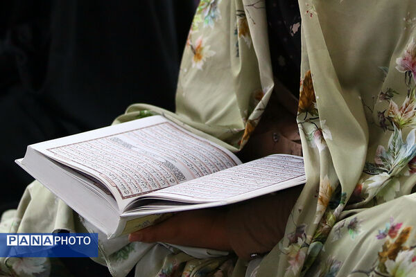 اعتکاف دانش‌آموزی در مسجد چهارده معصوم (ع)