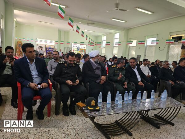 گرامیداشت روز پرچم در دبستان شاهد شهید منصور عامری