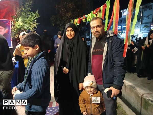 حضور حداکثری جامعه فرهنگی و دانش‌آموزی در تجمعات شبانه
